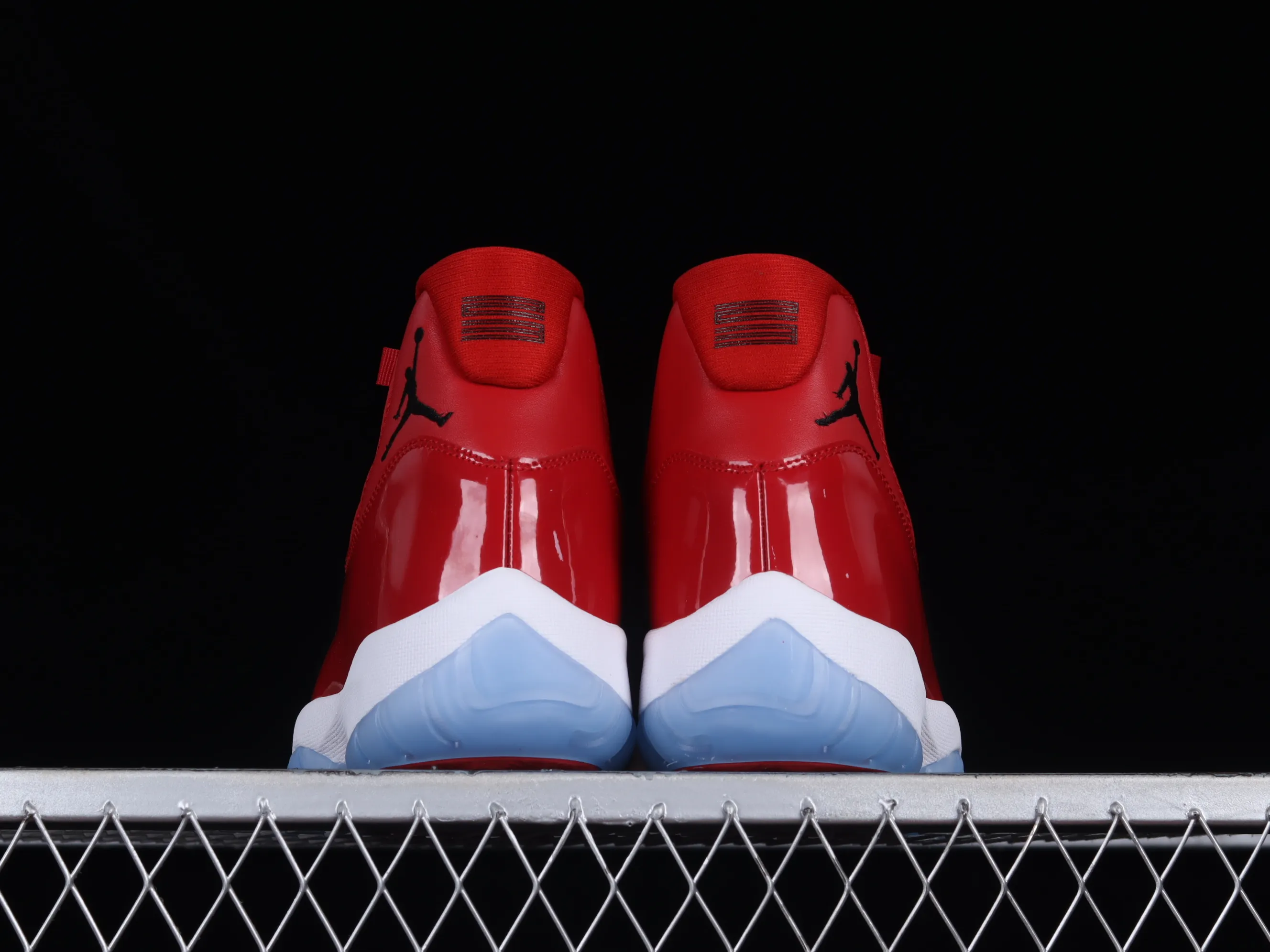 All categories Air Jordan Jordan series basketball shoes Air Jordan 11 F version Air Jordan 11 Velvet "Gym Red" AJ11 Joe 11 red Chicago Bulls genuine carbon 378037-623